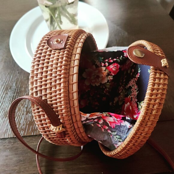 Purse of woven charm in a rich chestnut brown for over the shoulder - Picture 5 of 8